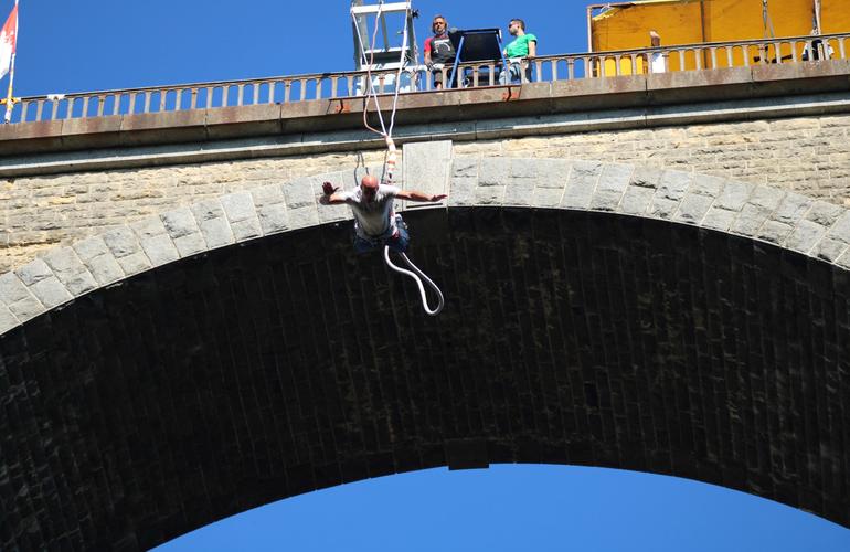 Saut à l'élastique du Viaduc de Banne